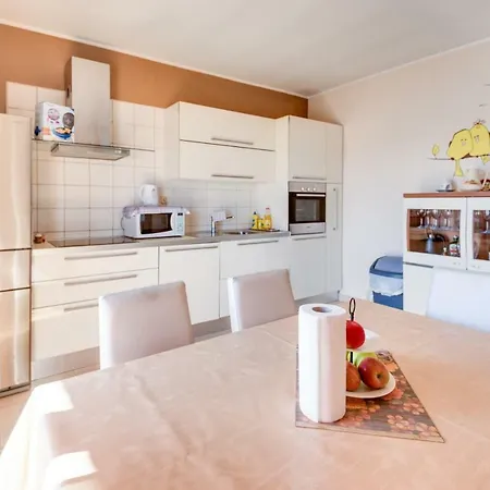 Apartment Lara