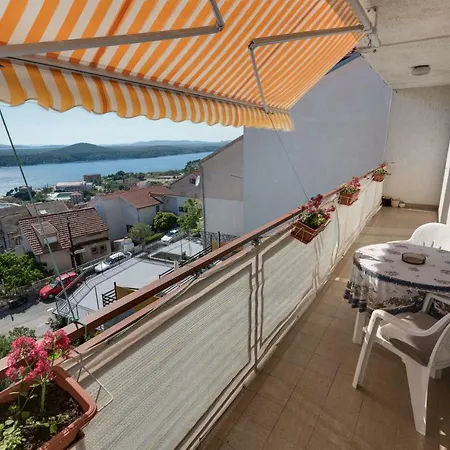 Lara Apartment